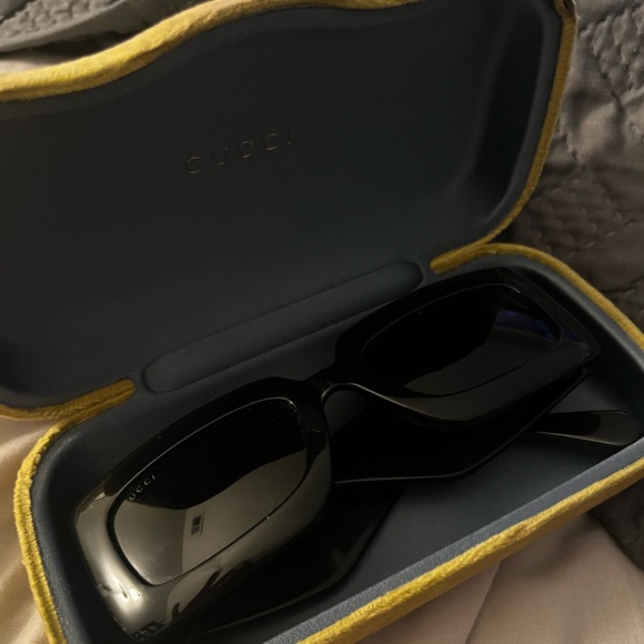 Gucci GG Glossy Black Sunglasses - Picture 1 of 4